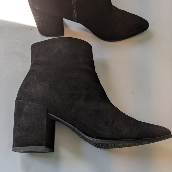 Stuart Weitzman suede ankle booties size 8 in VGUC - Picture 5 of 7